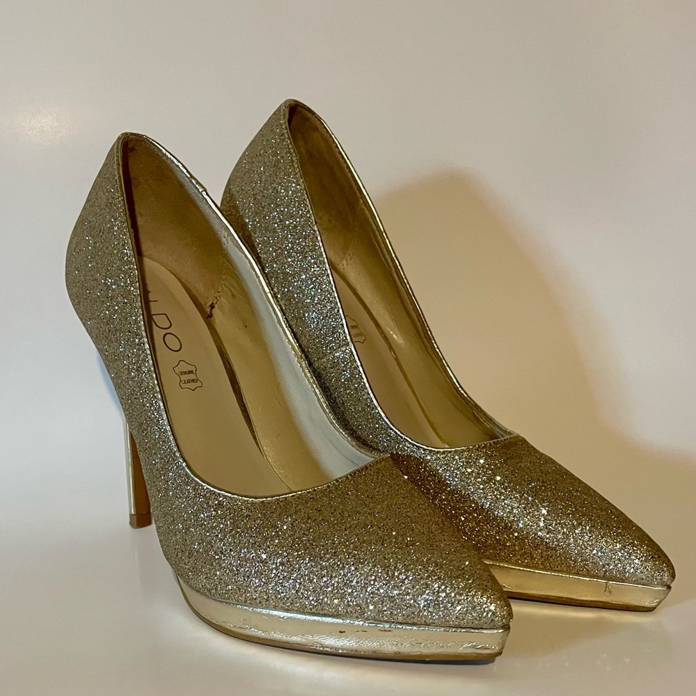 Aldo Gold Glitter Heels Size 6.5